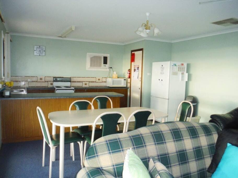 Aquamarine House in Moonta Bay