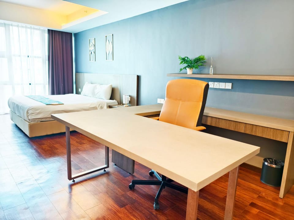 Photo of the whole room, Seating area