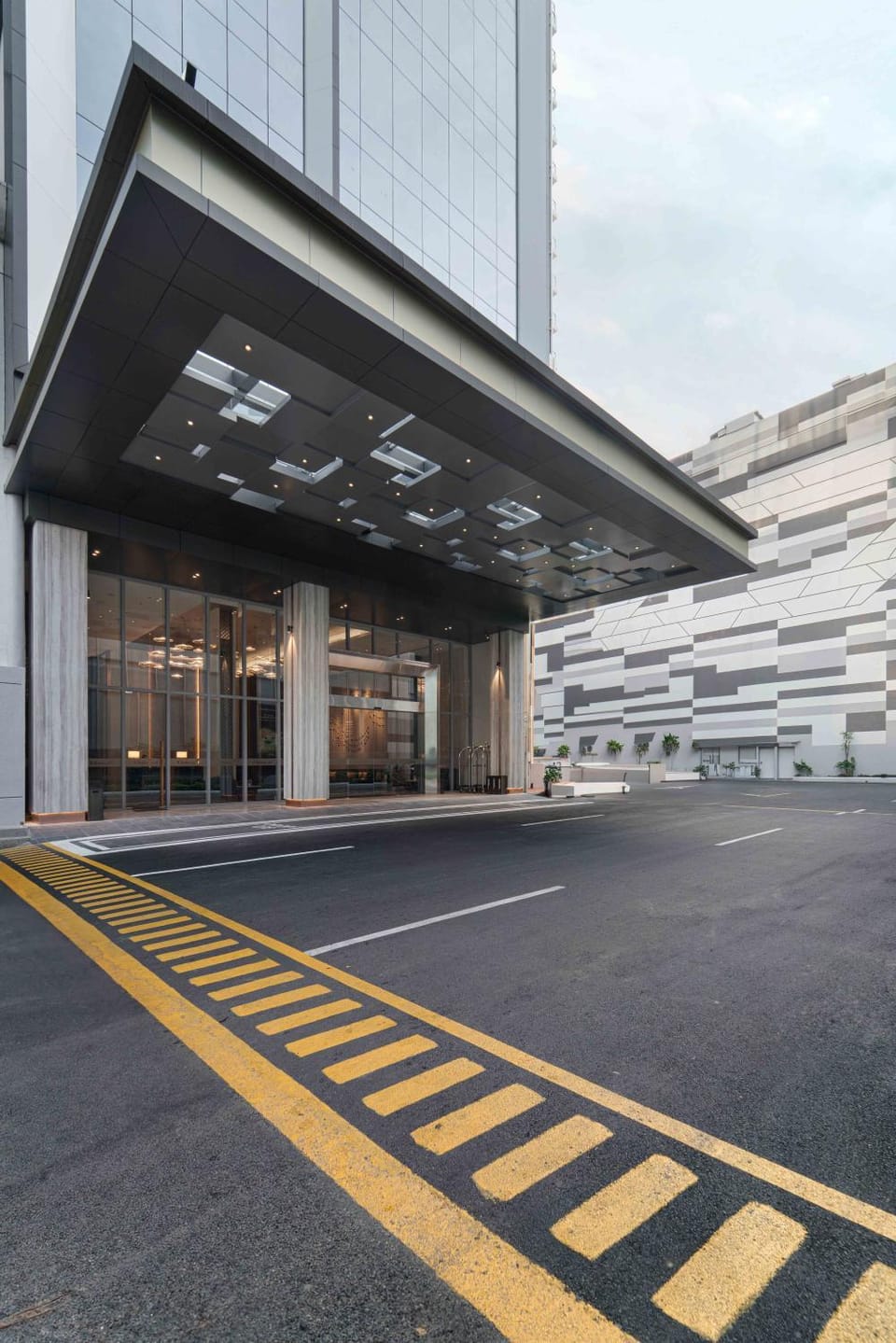 Facade/entrance
