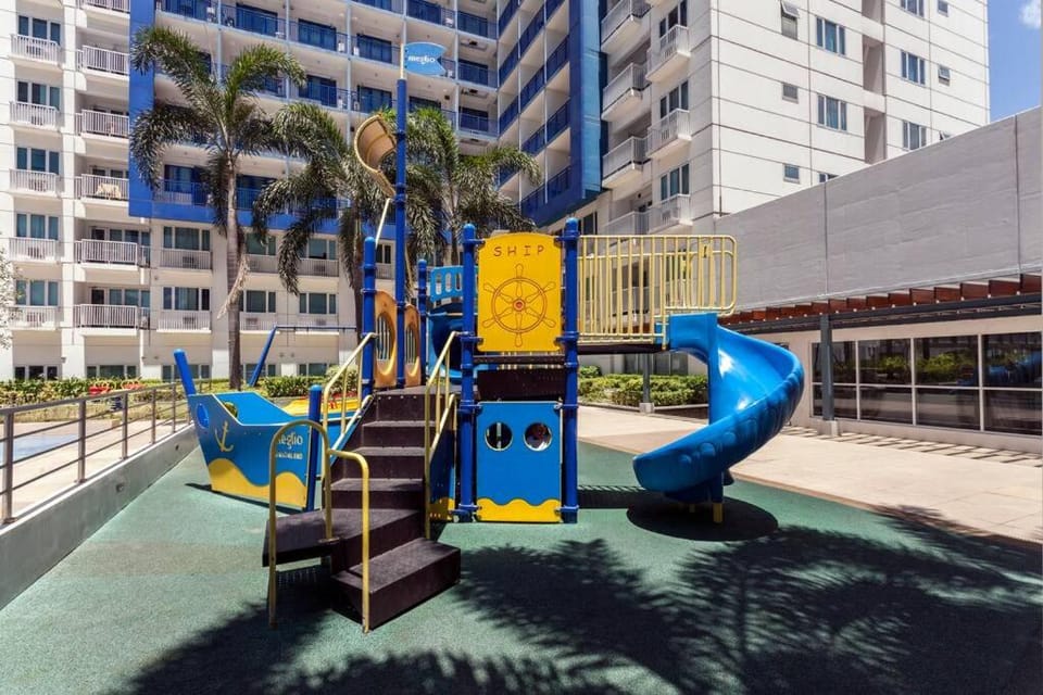 Your Happy Home in Mall of Asia Apartment in Pasay