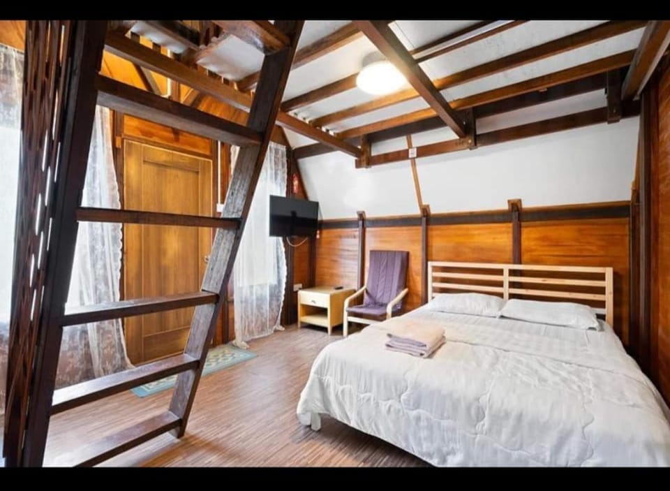 Hillside cottage tulip room with loteng Nature lodge in Tanah Rata
