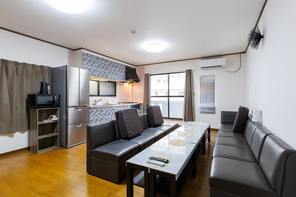 Kitchen or kitchenette, Living room, air conditioner