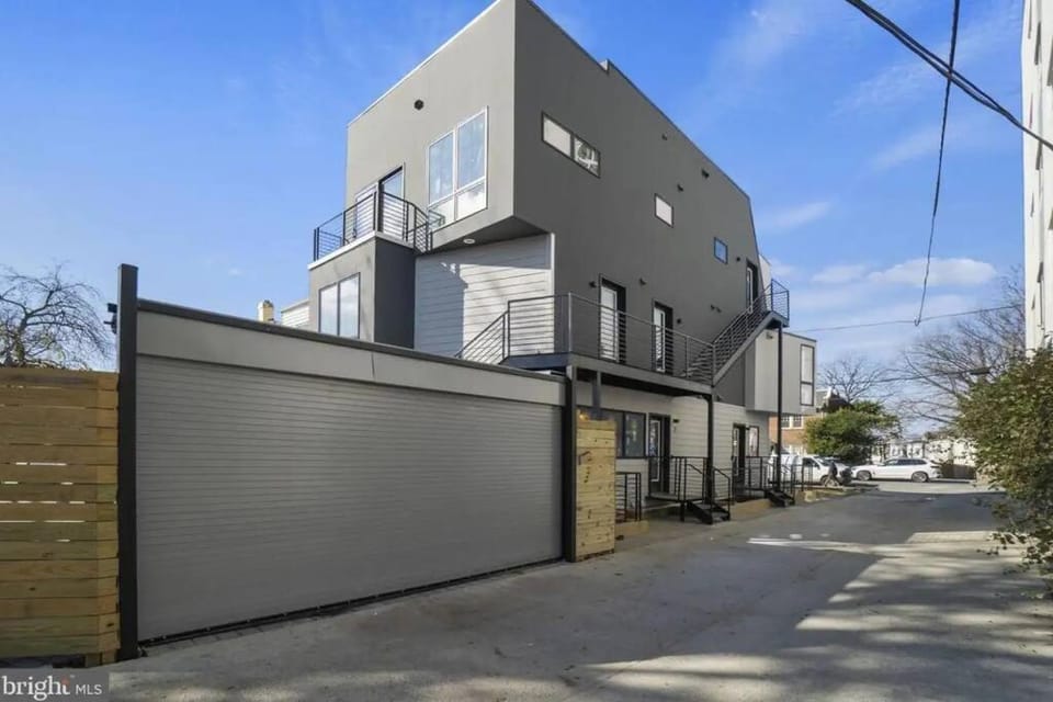 Modern, Gorgeous & Luxury Gem - 5 Stars Location Apartment in District of Columbia