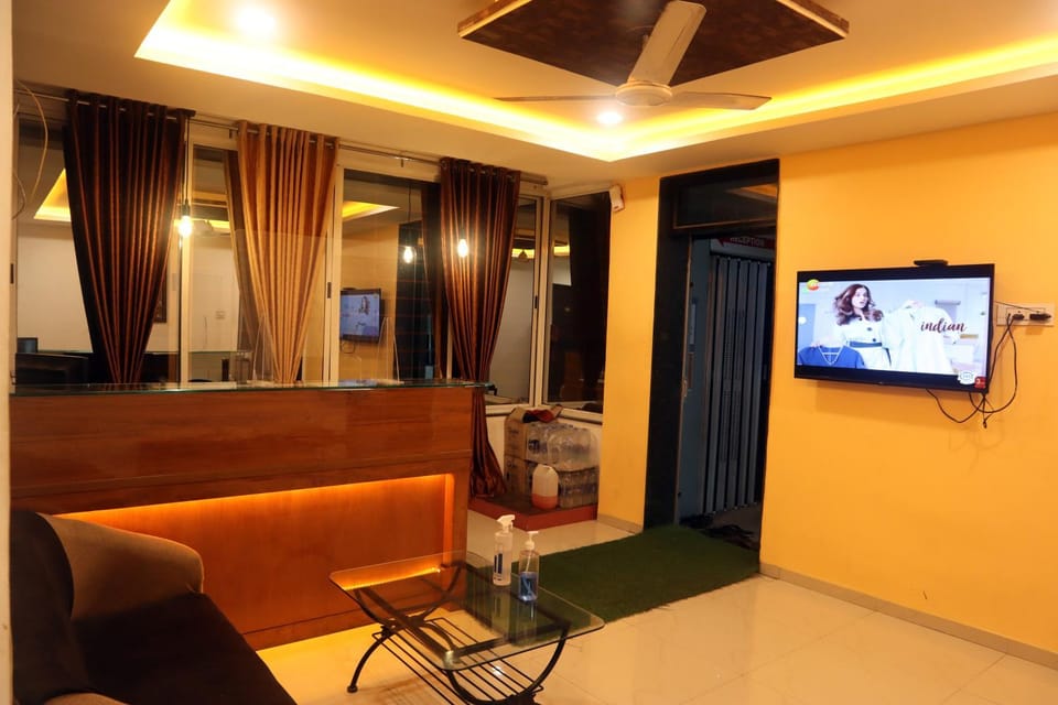Communal lounge/ TV room
