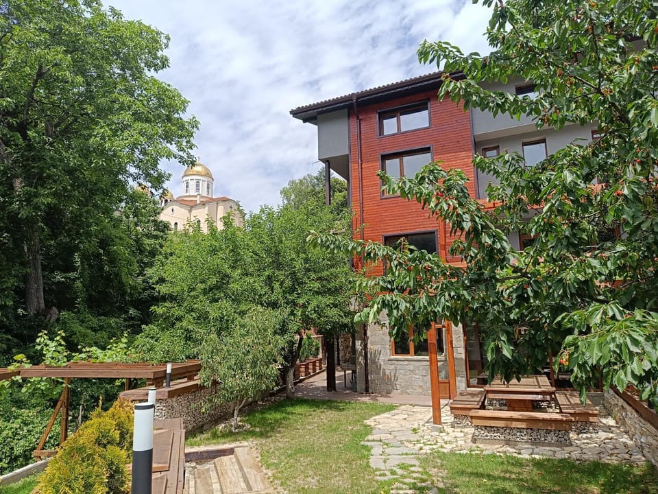 Property building, Spring, Natural landscape, Garden, Garden view