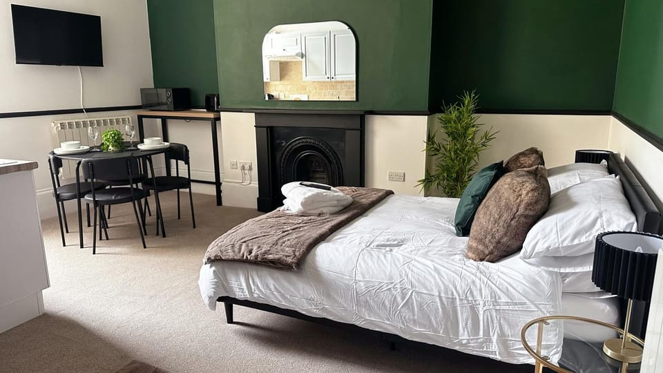 Studio apartment - The Emerald Apartment in Cheltenham