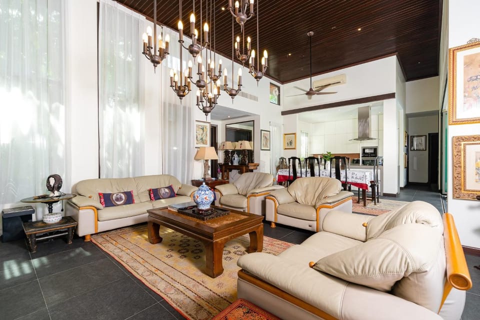 Living room, Seating area