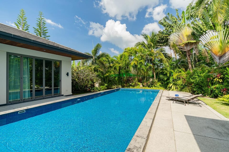 Pool view, Swimming pool