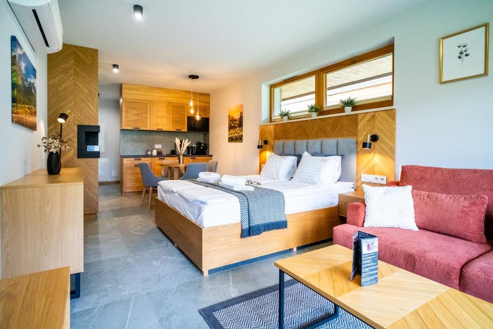 Bed, Kitchen or kitchenette, Living room, Bedroom