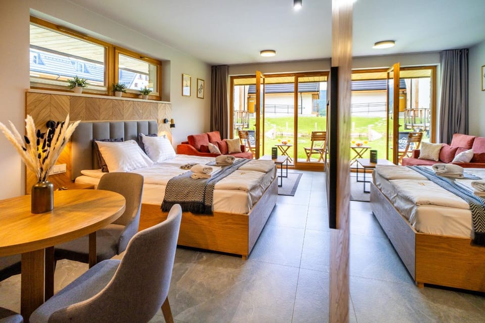 Bed, Living room, Photo of the whole room, Seating area, Bedroom