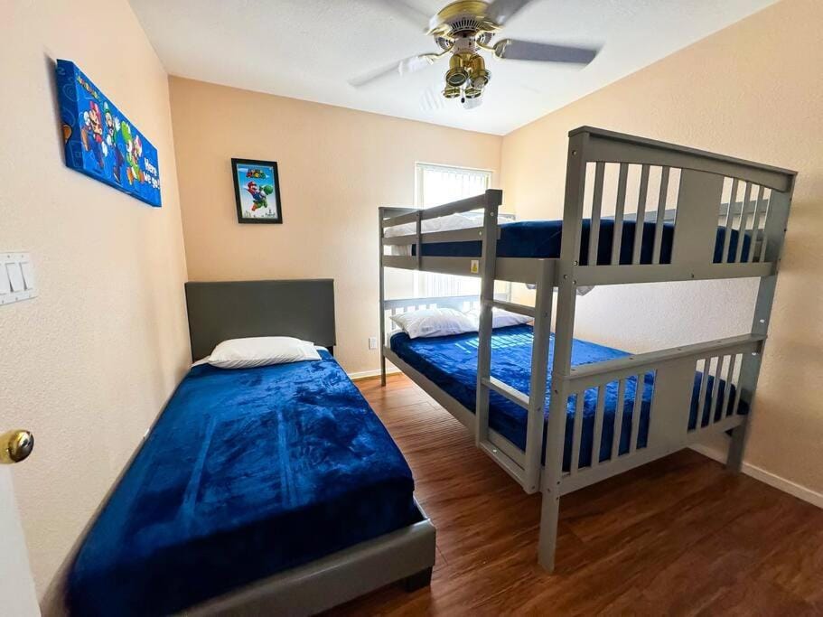 Spacious 4BR Fam Retreat King Bed WIFI And Parking House in Spring Valley