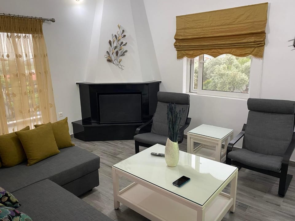 FOUR SEASOΝ Konstantinas Apartment in Peloponnese, Western Greece and the Ionian