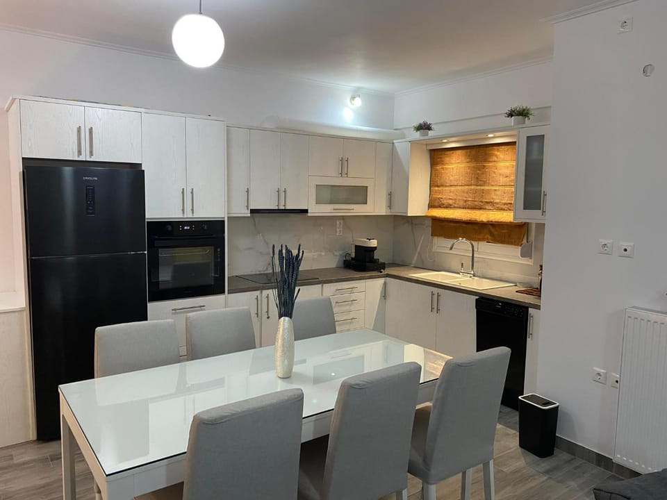 FOUR SEASOΝ Konstantinas Apartment in Peloponnese, Western Greece and the Ionian