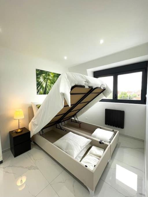 Bed, Bedroom