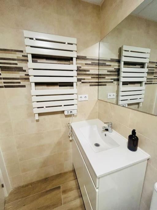 Apartamento 4 Elephant Wifi y Netflix Apartment in San Sebastián de los Reyes