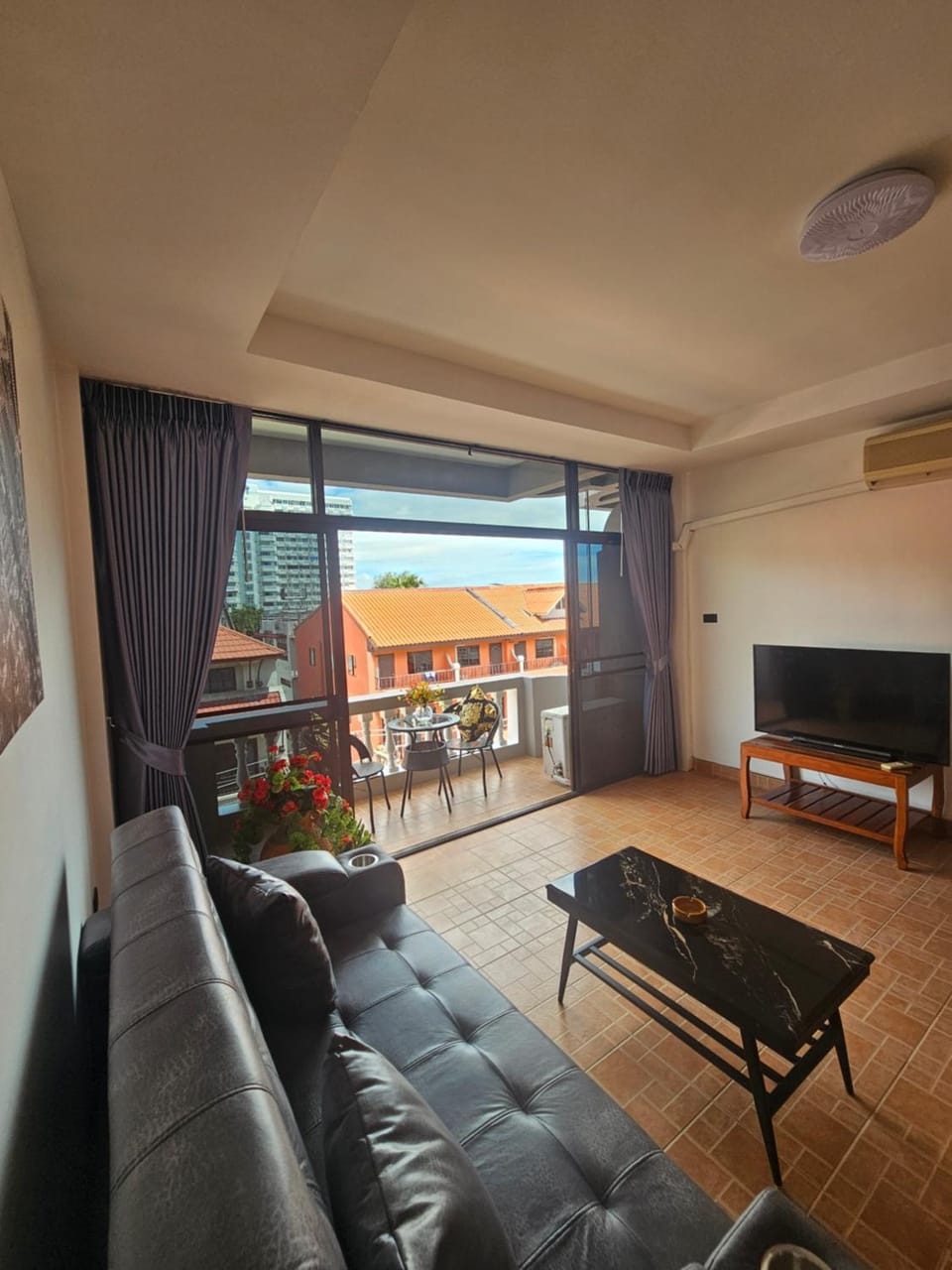 TV and multimedia, View (from property/room), Balcony/Terrace, Living room, Seating area, air conditioner