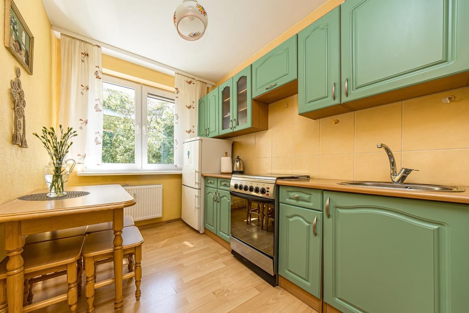 Kitchen or kitchenette, Dining area, stove