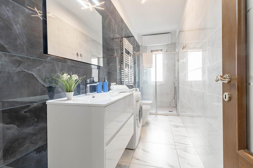 Shower, Bathroom, towels