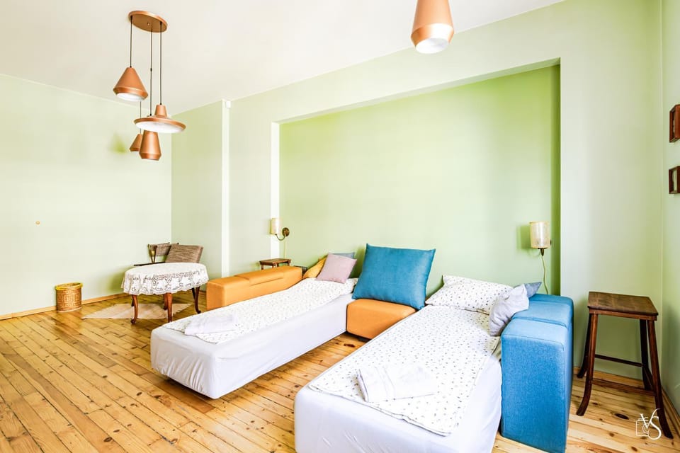 Bed, Photo of the whole room, Seating area, Bedroom