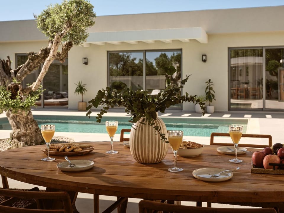 Dining area, Swimming pool