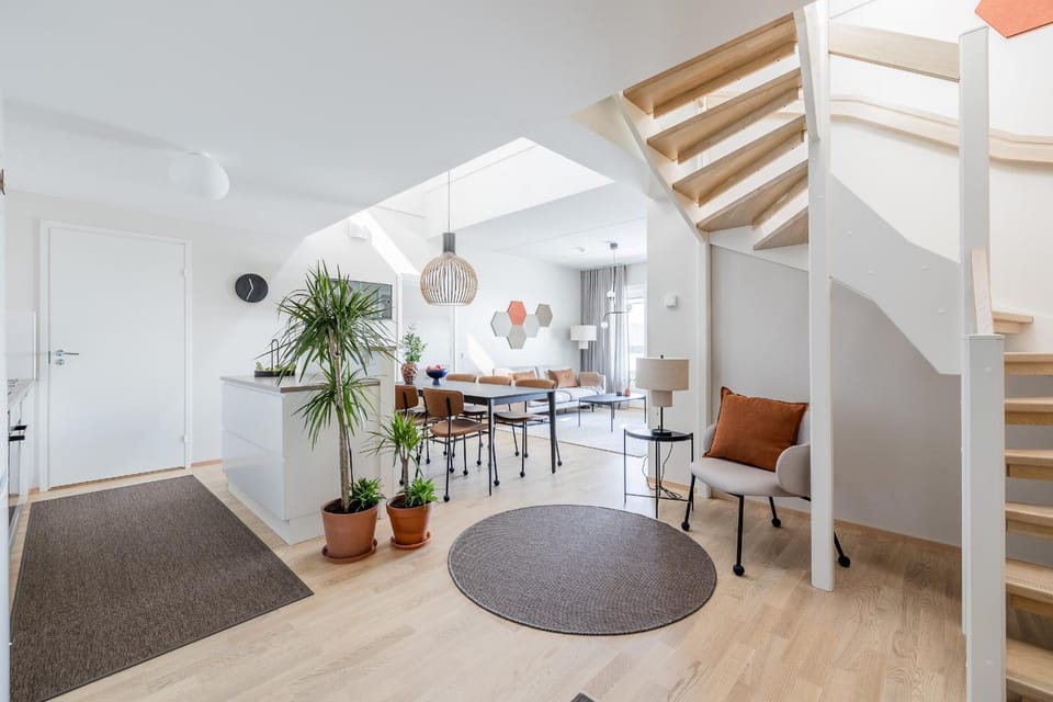 Kitchen or kitchenette, Living room, Seating area, stove