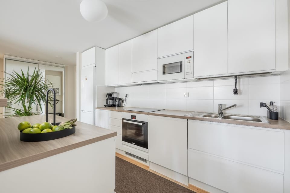 Coffee/tea facilities, Kitchen or kitchenette, dishwasher, oven, stove, toaster