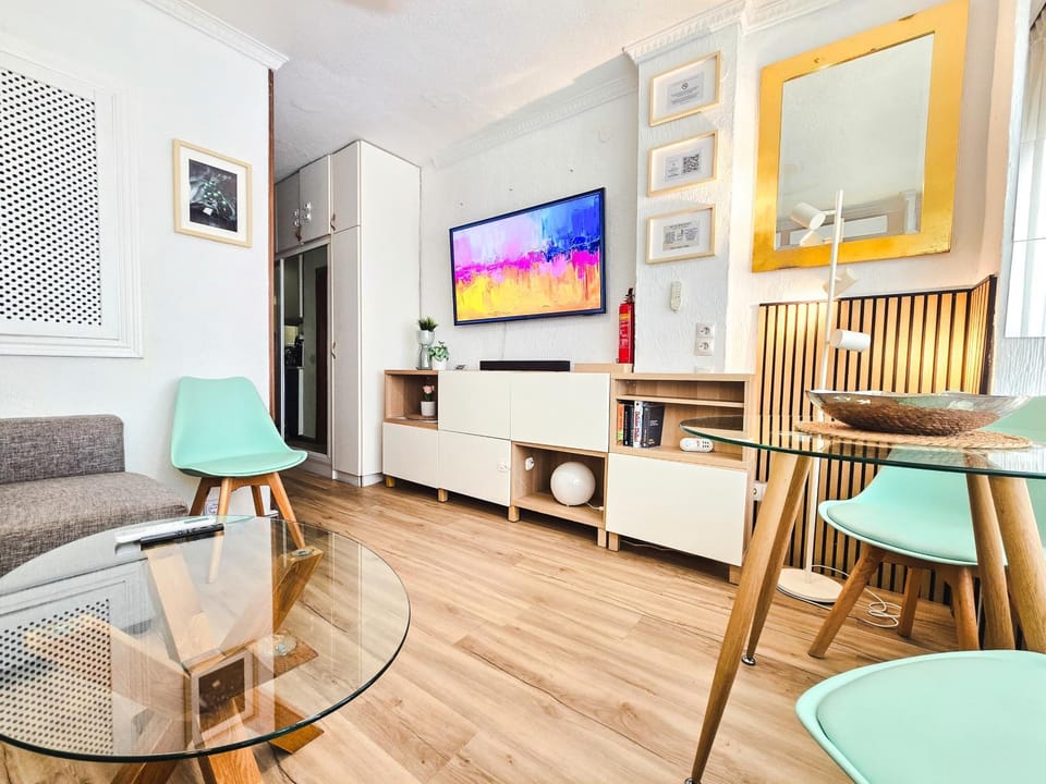 TV and multimedia, Living room, Dining area