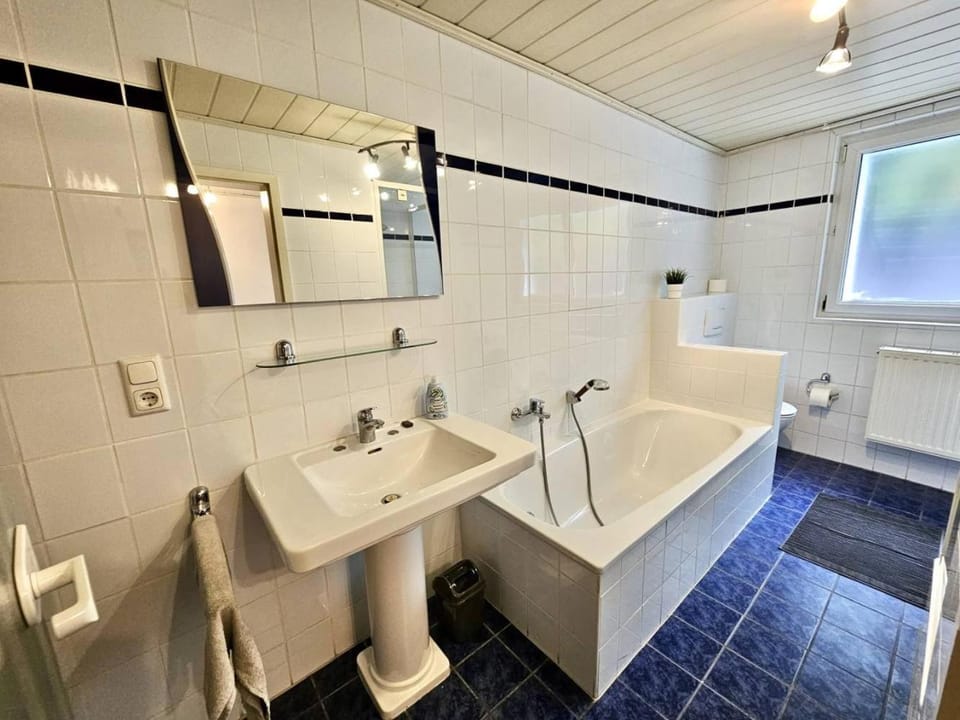 Shower, Bathroom, Bath, heating, towels