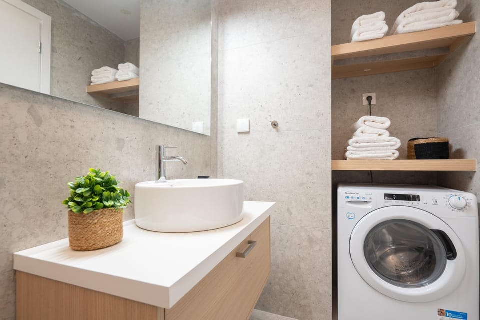 Bathroom, washing machine