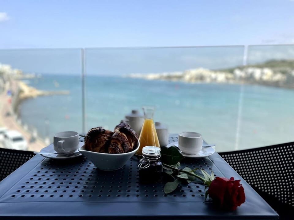 Xemxija 2BED Seafront - FL 1 by Homely Apartment in Saint Paul's Bay