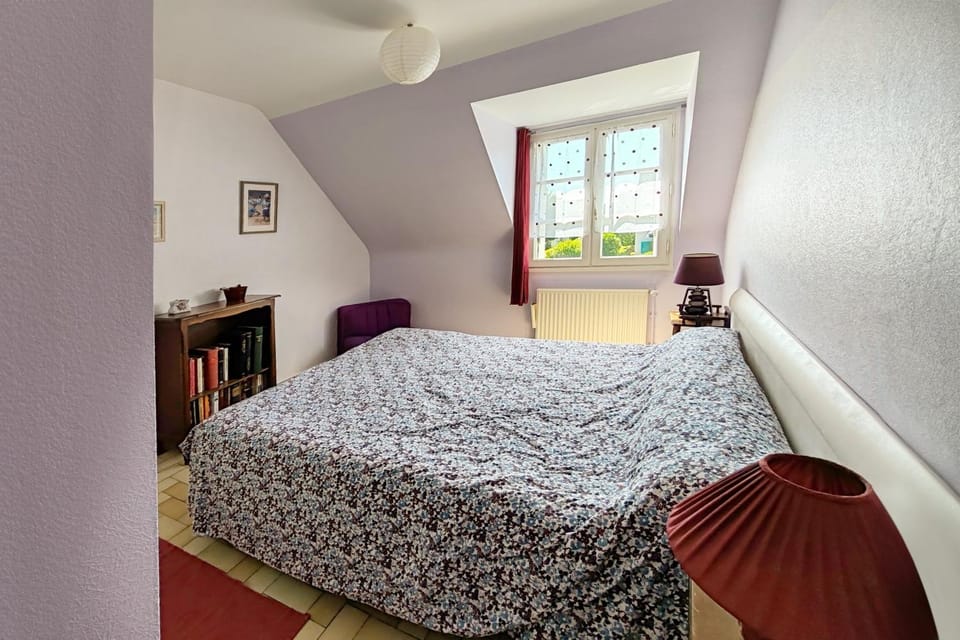 Property building, Living room, Bedroom