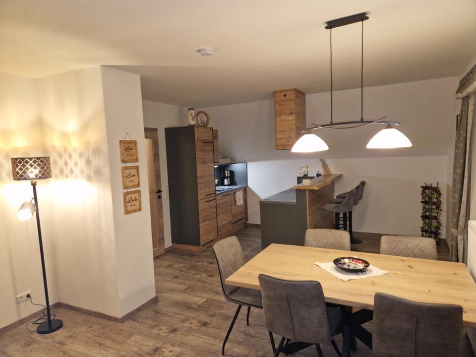 Kitchen or kitchenette, Seating area, Dining area