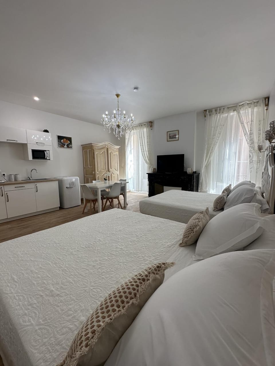Photo of the whole room