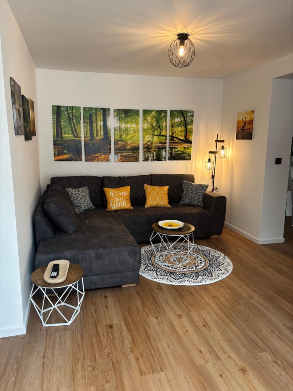 Living room, Seating area