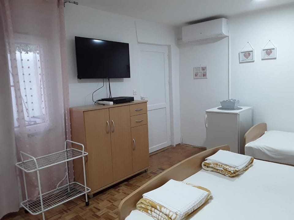 Room Nada Vacation rental in Šibenik-Knin County, Croatia