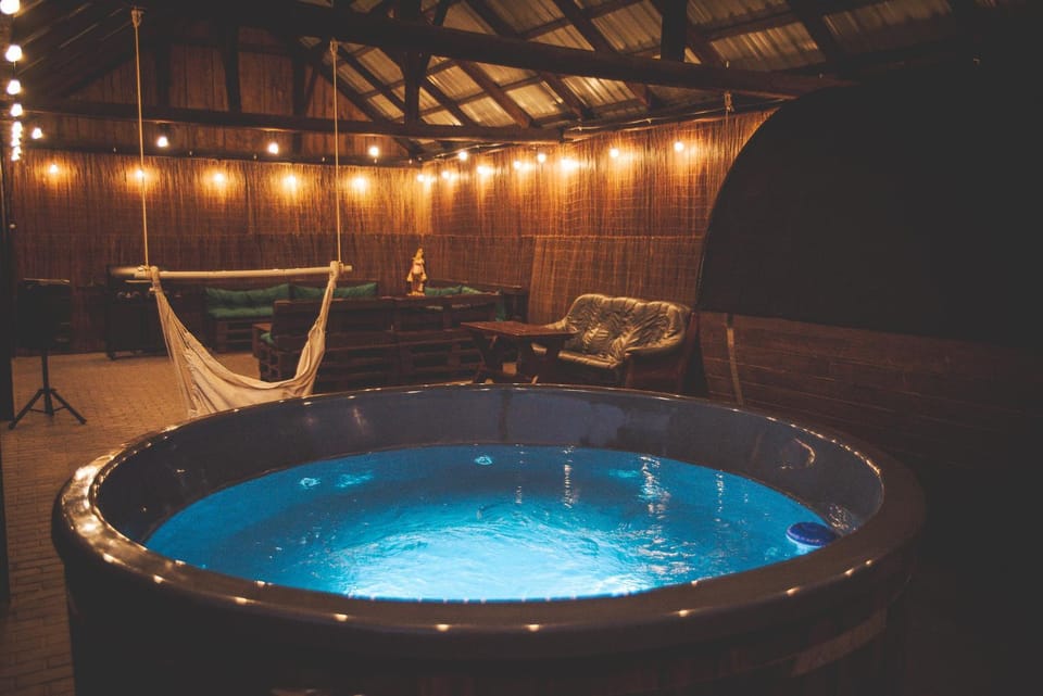 Natural landscape, Hot Tub, Hot Tub, Evening entertainment, Entertainment