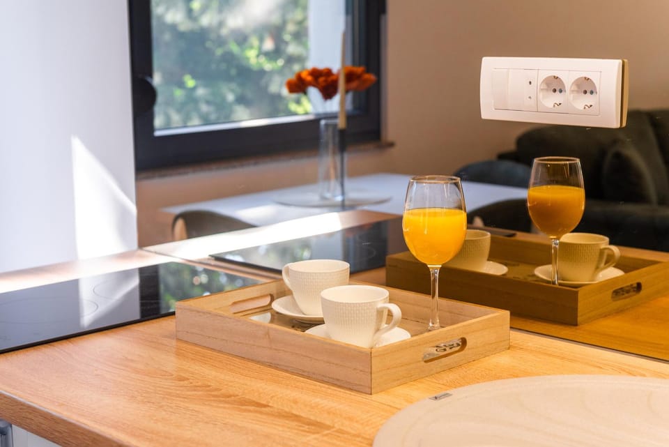 Kitchen or kitchenette, Dining area, Drinks