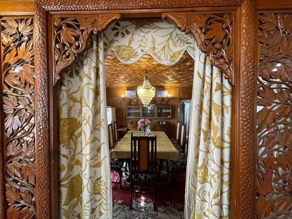 Restaurant/places to eat, Dining area, Breakfast