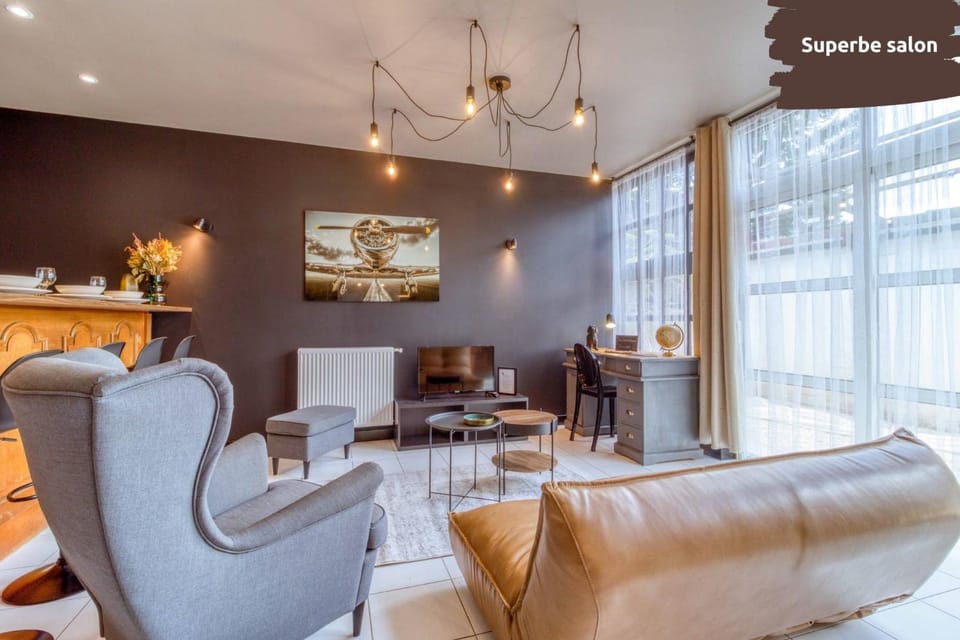 Living room, Seating area