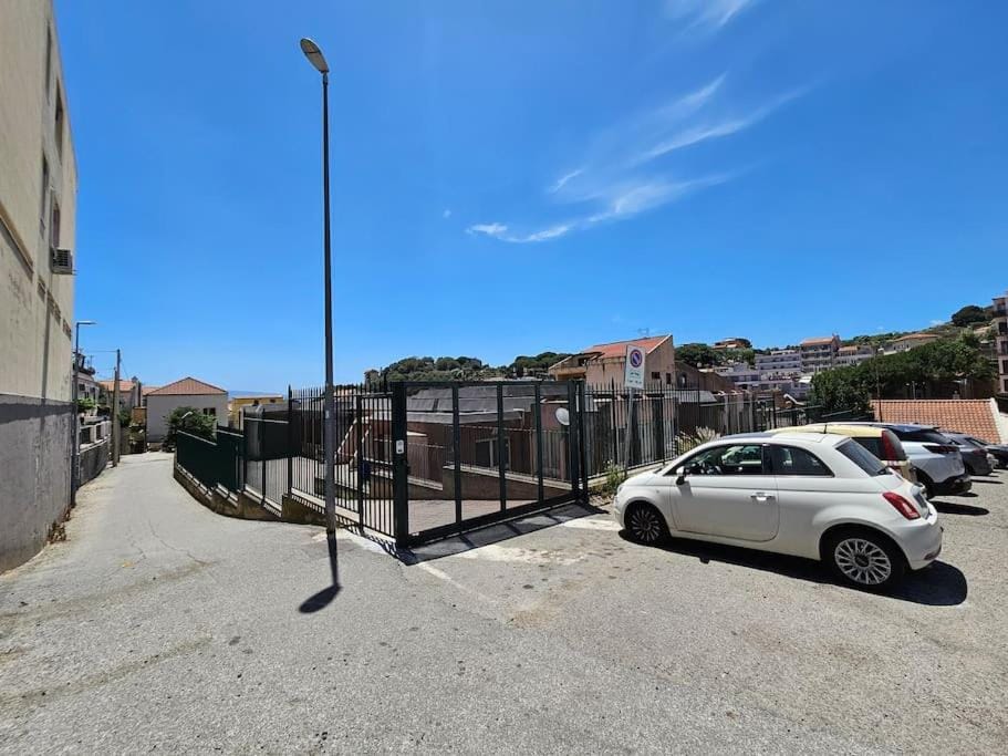 Street view, Parking