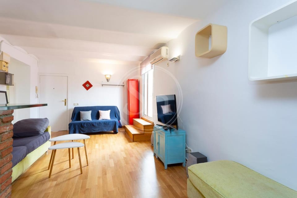 TV and multimedia, Photo of the whole room, Seating area, air conditioner