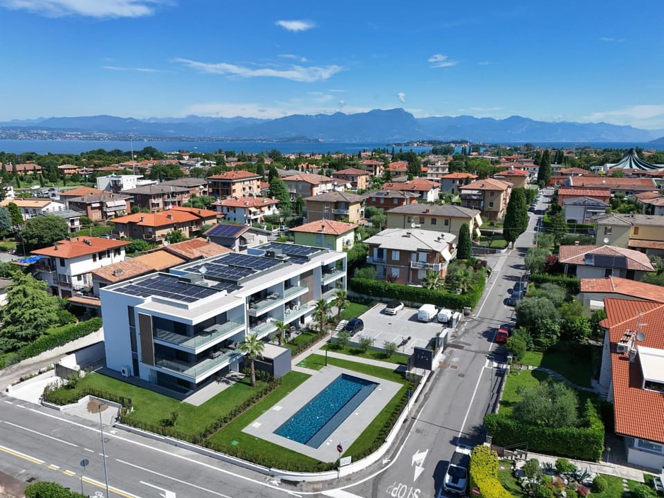 Property building, Facade/entrance, Off site