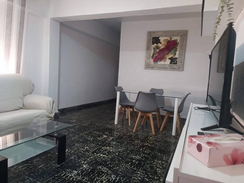 Communal lounge/ TV room, Living room, Dining area