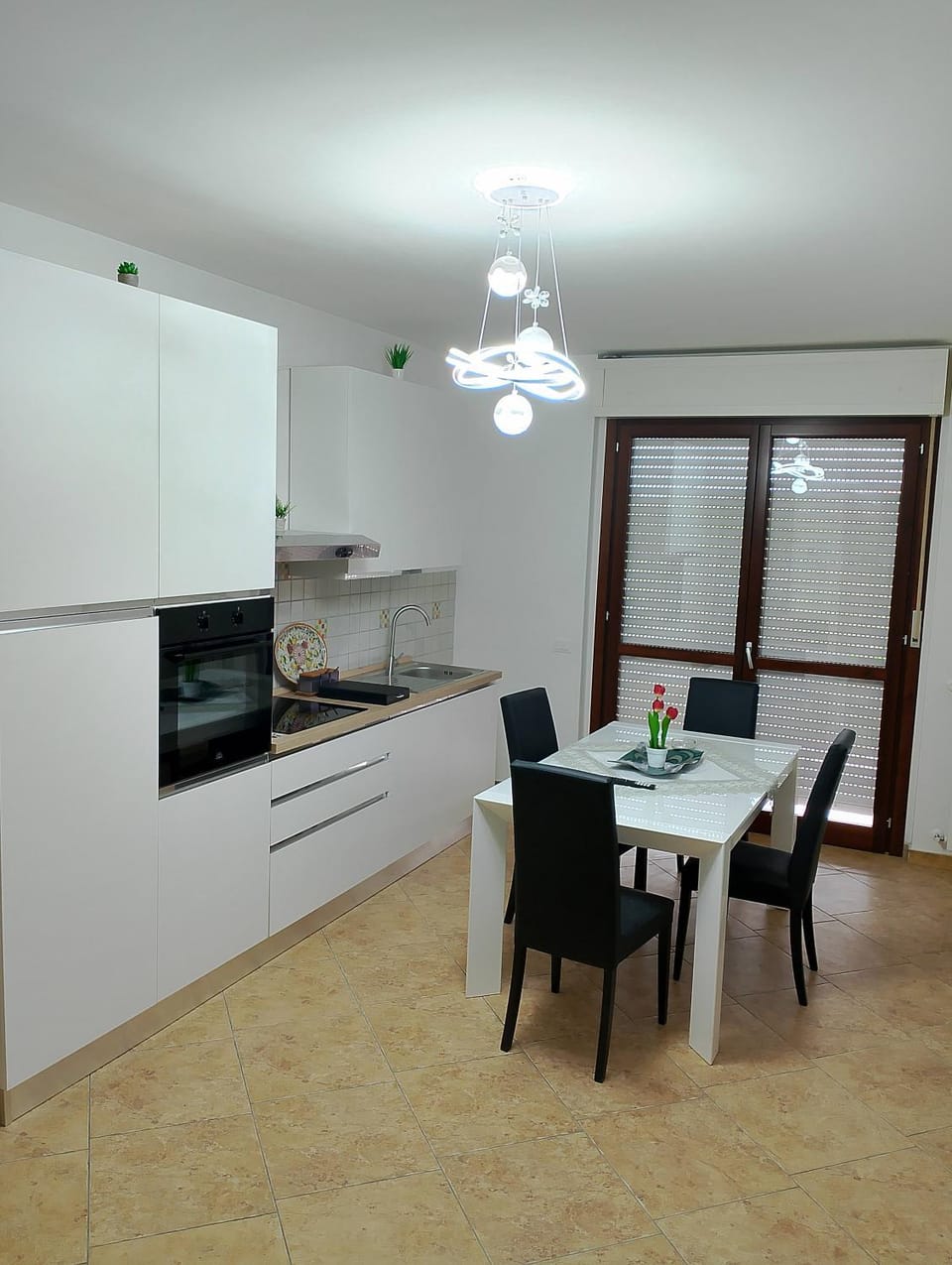 Kitchen or kitchenette, Dining area, pet friendly, stove