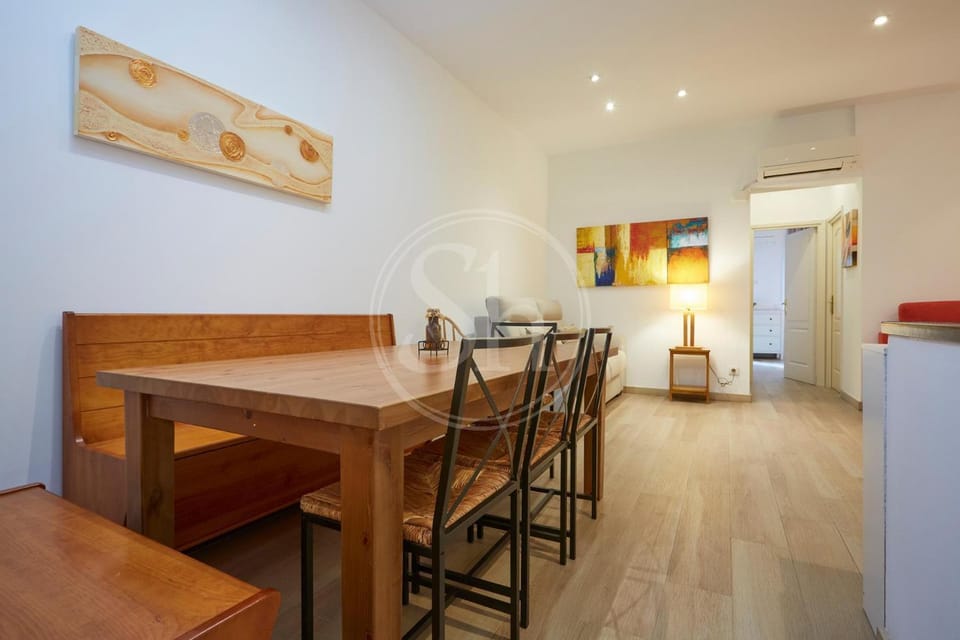 Kitchen or kitchenette, Living room, Seating area, Dining area, air conditioner