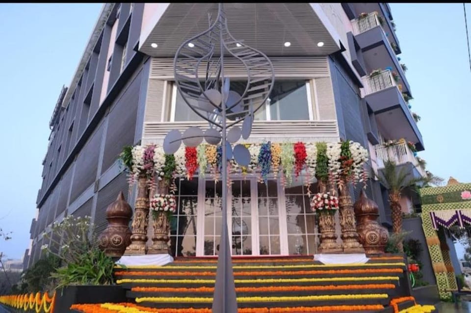 Property building, Restaurant/places to eat, Facade/entrance