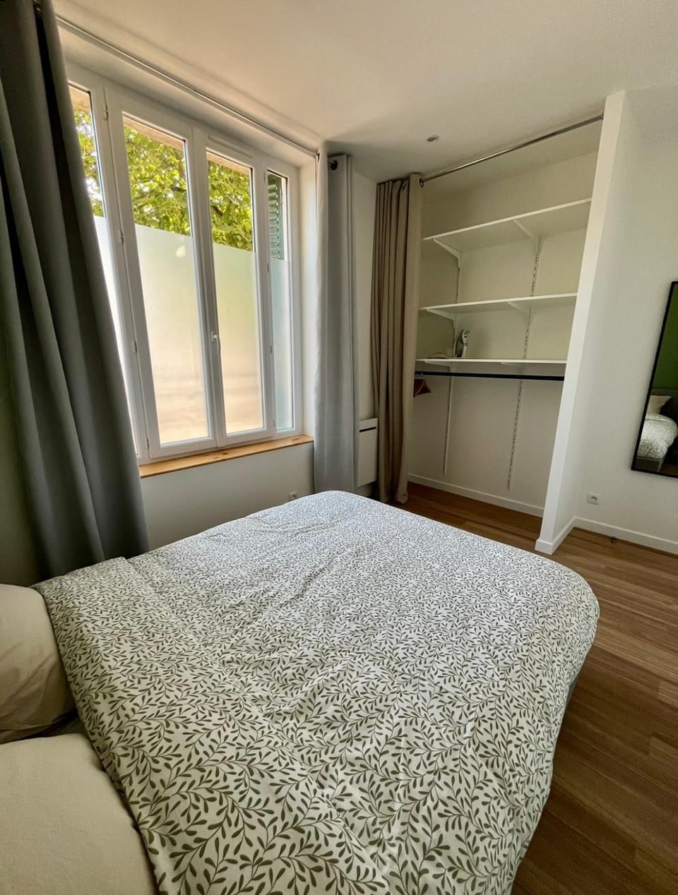 Bed, Photo of the whole room, Bedroom, flat iron, wardrobe