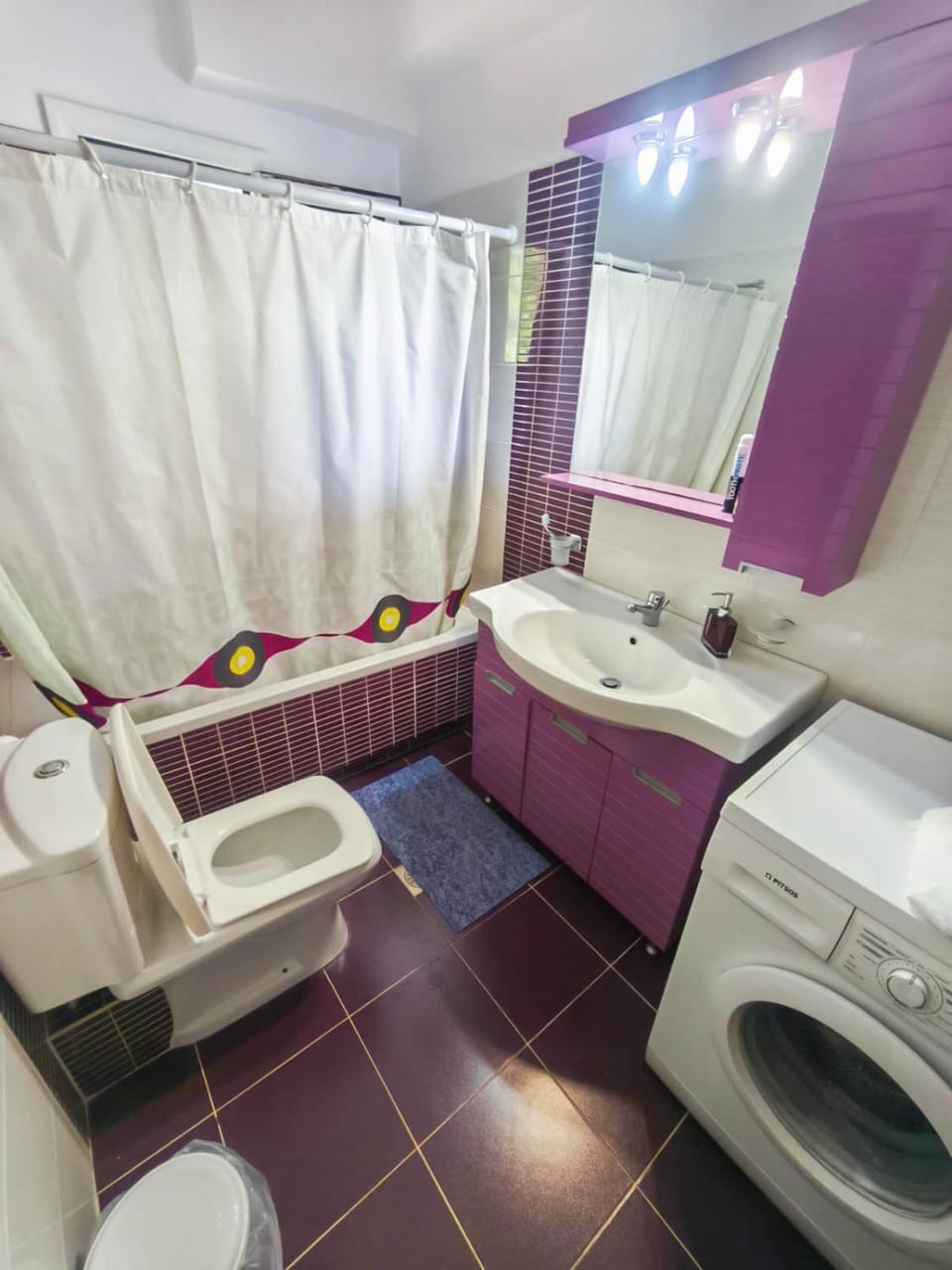 Shower, Toilet, Bathroom, washing machine