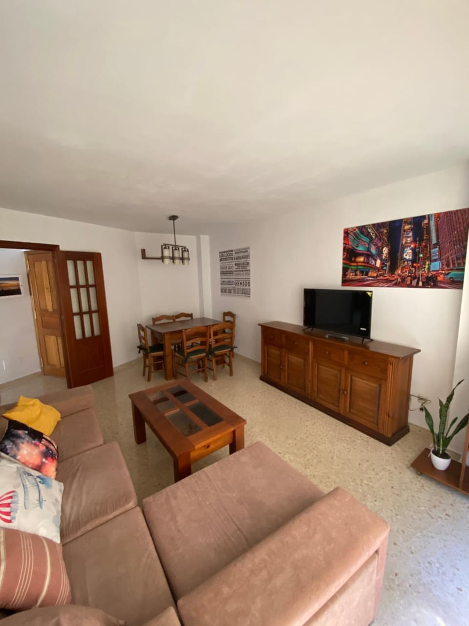 Communal lounge/ TV room, Living room, Seating area