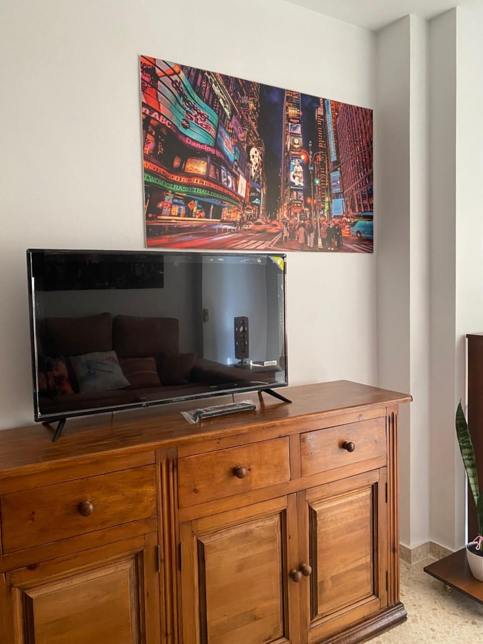 Communal lounge/ TV room, TV and multimedia